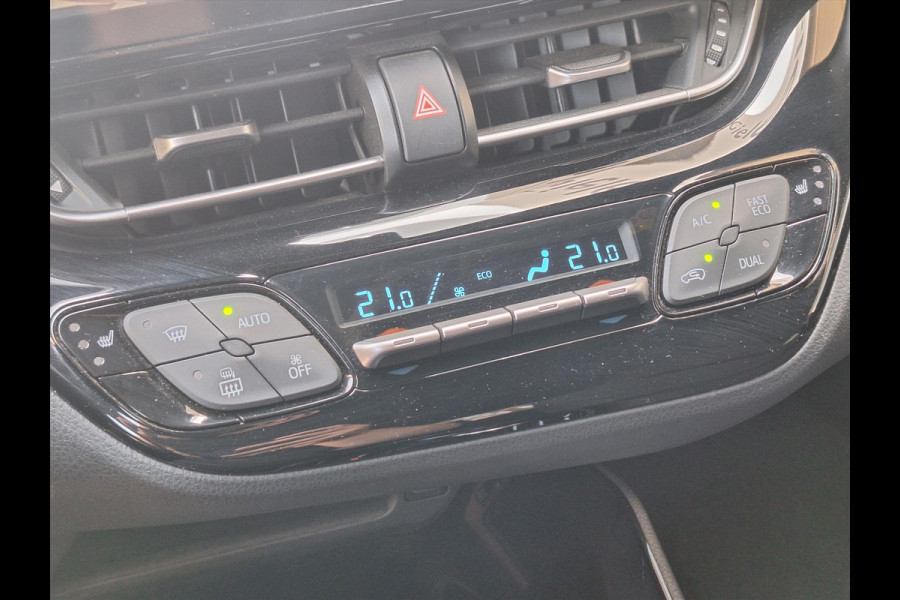 Toyota C-HR 1.8 Hybrid Style | Dodehoekherkenning, Navigatie, Parkeersensoren, Stoel + Stuurverwarming, DAB, Keyless, 18 inch