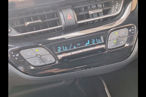 Toyota C-HR 1.8 Hybrid Style | Dodehoekherkenning, Navigatie, Parkeersensoren, Stoel + Stuurverwarming, DAB, Keyless, 18 inch