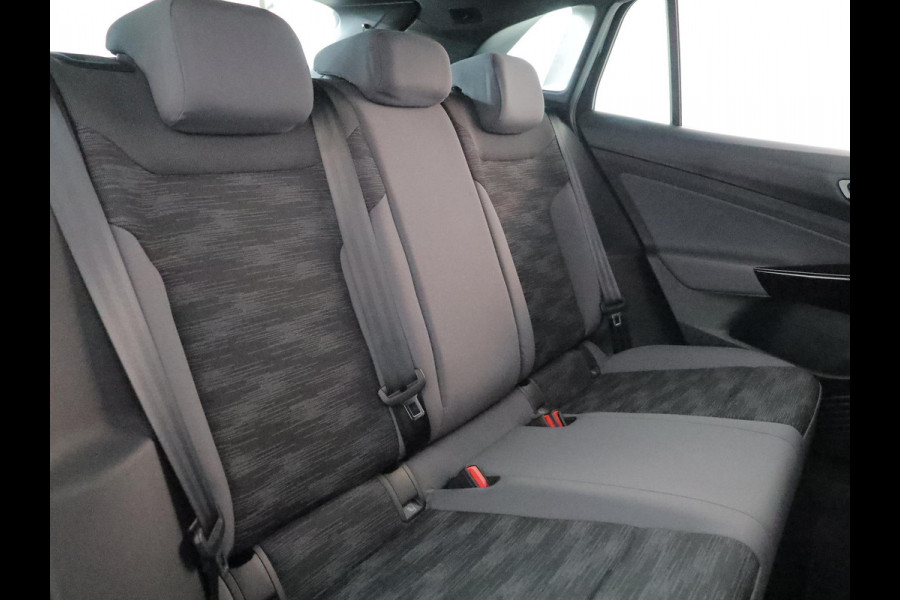 Volkswagen ID.4 Pro Business 79 kWh 286PK | 5 jaar fabrieksgarantie | Navigatie | Warmtepomp | Trekhaak | Keyless entry |