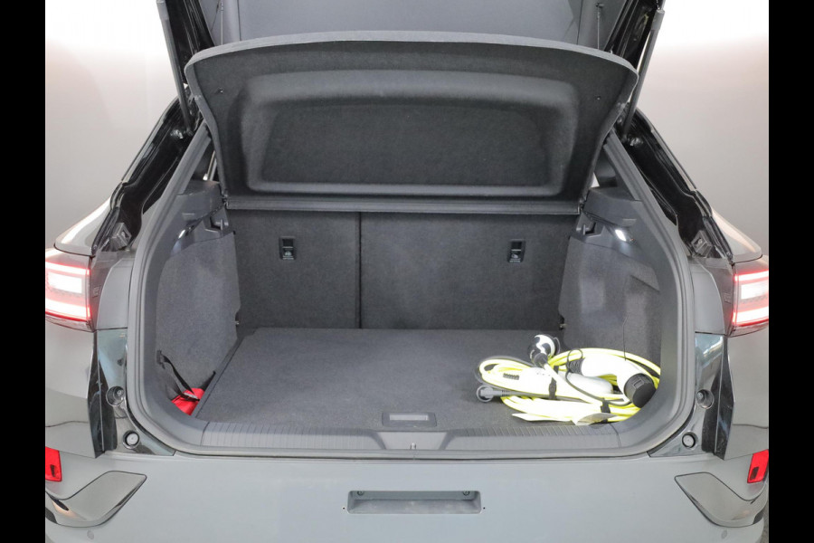Volkswagen ID.4 Pro Business 79 kWh 286PK | 5 jaar fabrieksgarantie | Navigatie | Warmtepomp | Trekhaak | Keyless entry |