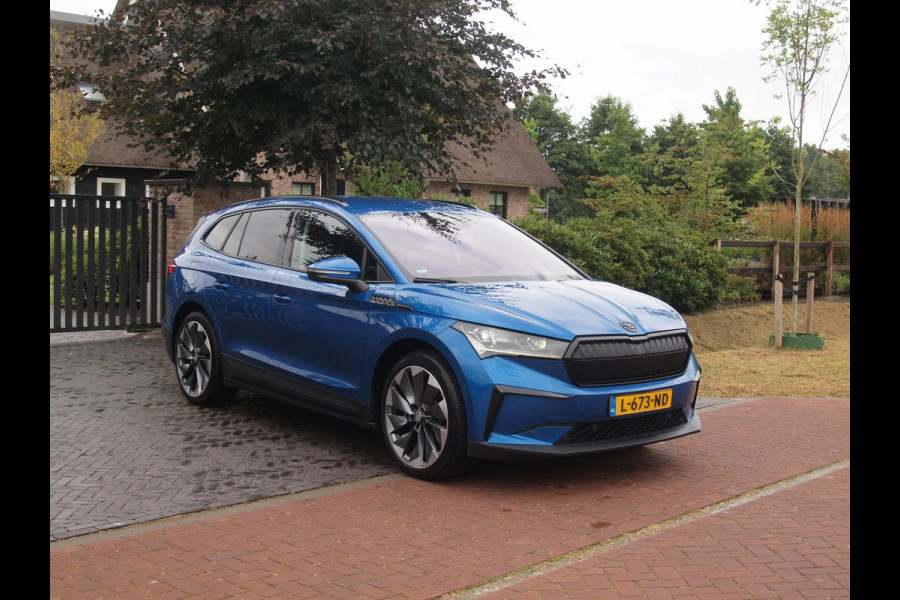 Škoda ENYAQ iV 80 First Edition | SOH 90% | Camera | Trekhaak | Leer | Warmtepomp | Sfeerverlichting | Apple Carplay |