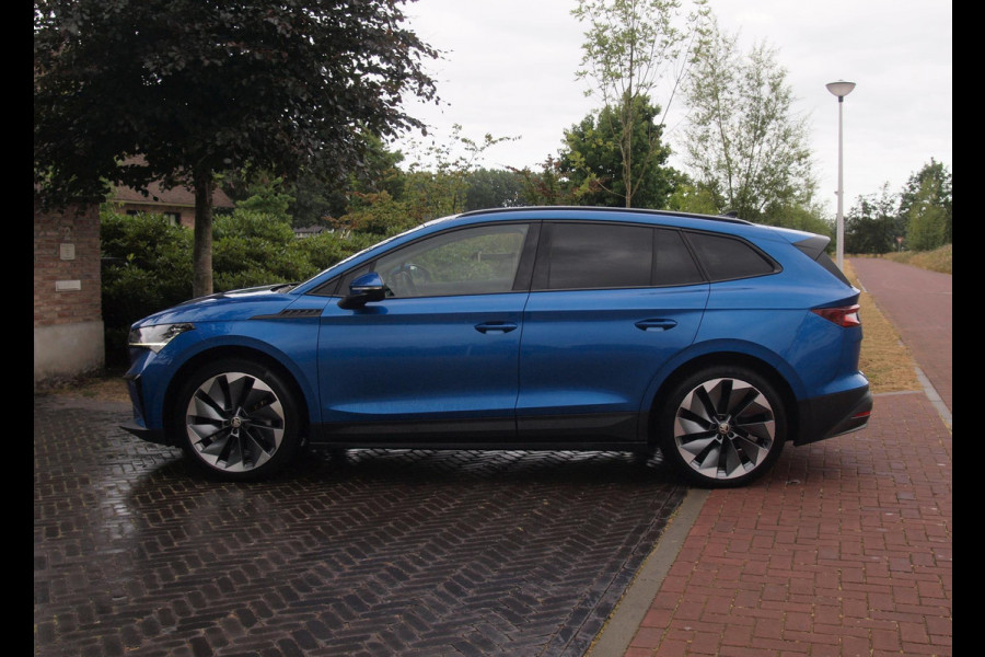 Škoda ENYAQ iV 80 First Edition | SOH 90% | Camera | Trekhaak | Leer | Warmtepomp | Sfeerverlichting | Apple Carplay |