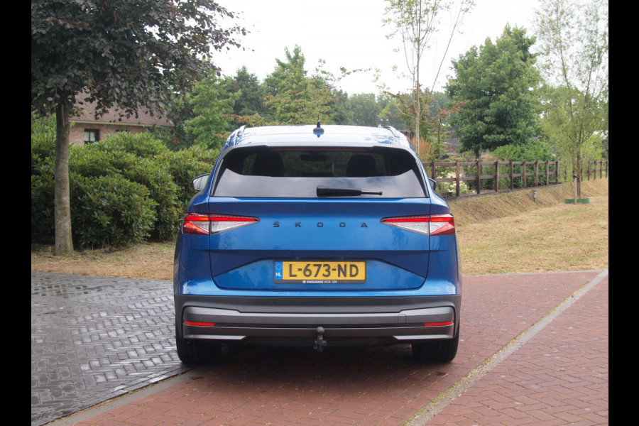 Škoda ENYAQ iV 80 First Edition | SOH 90% | Camera | Trekhaak | Leer | Warmtepomp | Sfeerverlichting | Apple Carplay |