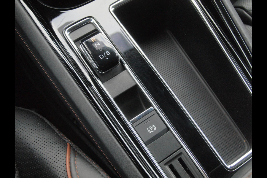 Škoda ENYAQ iV 80 First Edition | SOH 90% | Camera | Trekhaak | Leer | Warmtepomp | Sfeerverlichting | Apple Carplay |