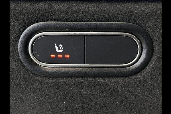 Mercedes-Benz A-Klasse 200 / AMG / Widescreen / Stoelverwarming