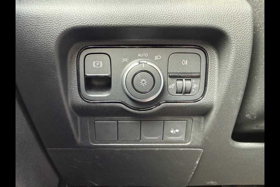 Mercedes-Benz eCitan 112 51kWh L2 285 WLTP 98,1% (SOH) Camera MBUX Trekhaak 75kW Snelladen Apple Carplay Cruise Control