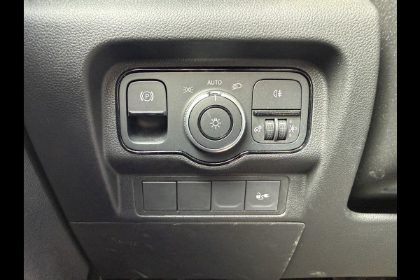 Mercedes-Benz eCitan 112 51kWh L2 285 WLTP 98,1% (SOH) Camera MBUX Trekhaak 75kW Snelladen Apple Carplay Cruise Control