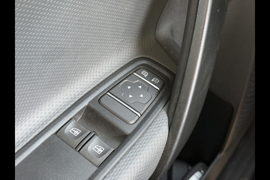 Mercedes-Benz eCitan 112 51kWh L2 285 WLTP 98,1% (SOH) Camera MBUX Trekhaak 75kW Snelladen Apple Carplay Cruise Control