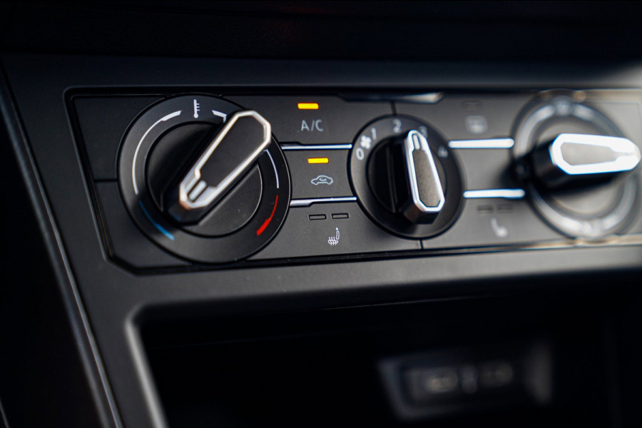 Volkswagen Polo 1.0 MPI Polo | Stoelverwarming | Apple Carplay | Elektrisch bedienbare ramen | Multifunctioneel stuurwiel
