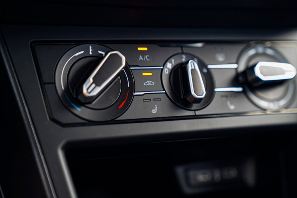 Volkswagen Polo 1.0 MPI Polo | Stoelverwarming | Apple Carplay | Elektrisch bedienbare ramen | Multifunctioneel stuurwiel