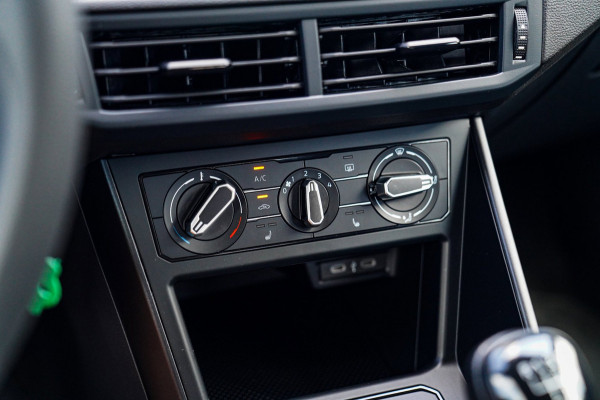 Volkswagen Polo 1.0 MPI Polo | Stoelverwarming | Apple Carplay | Elektrisch bedienbare ramen | Multifunctioneel stuurwiel