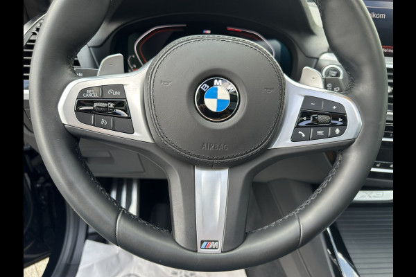 BMW X3 sDrive20i Launch Edition High Executive M SPORT PANORAMADAK LEDER NAVIGATIE TREKHAAK AFNEEMBAAR