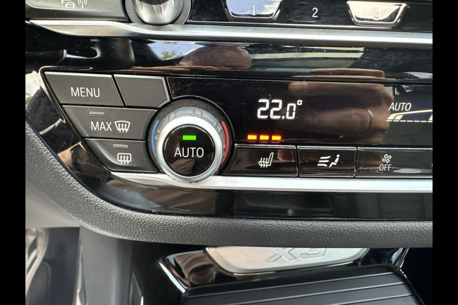 BMW X3 sDrive20i Launch Edition High Executive M SPORT PANORAMADAK LEDER NAVIGATIE TREKHAAK AFNEEMBAAR