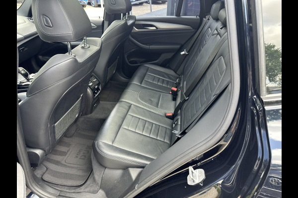 BMW X3 sDrive20i Launch Edition High Executive M SPORT PANORAMADAK LEDER NAVIGATIE TREKHAAK AFNEEMBAAR