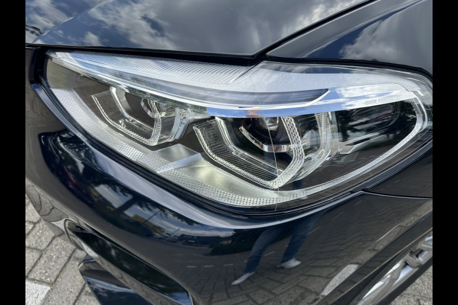 BMW X3 sDrive20i Launch Edition High Executive M SPORT PANORAMADAK LEDER NAVIGATIE TREKHAAK AFNEEMBAAR