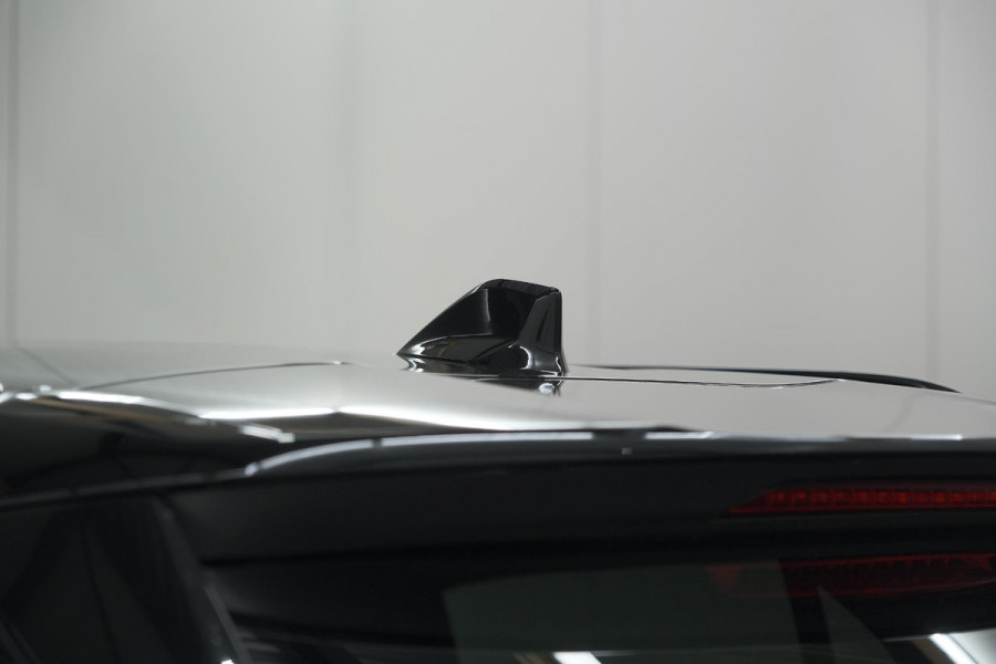 Peugeot e-2008 EV Allure 54 kWh | 11 KW Lader | Warmtepomp | Apple Carplay | Parkeersensoren