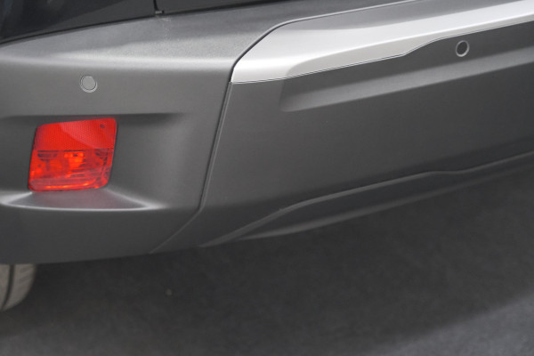 Peugeot e-2008 EV Allure 54 kWh | 11 KW Lader | Warmtepomp | Apple Carplay | Parkeersensoren