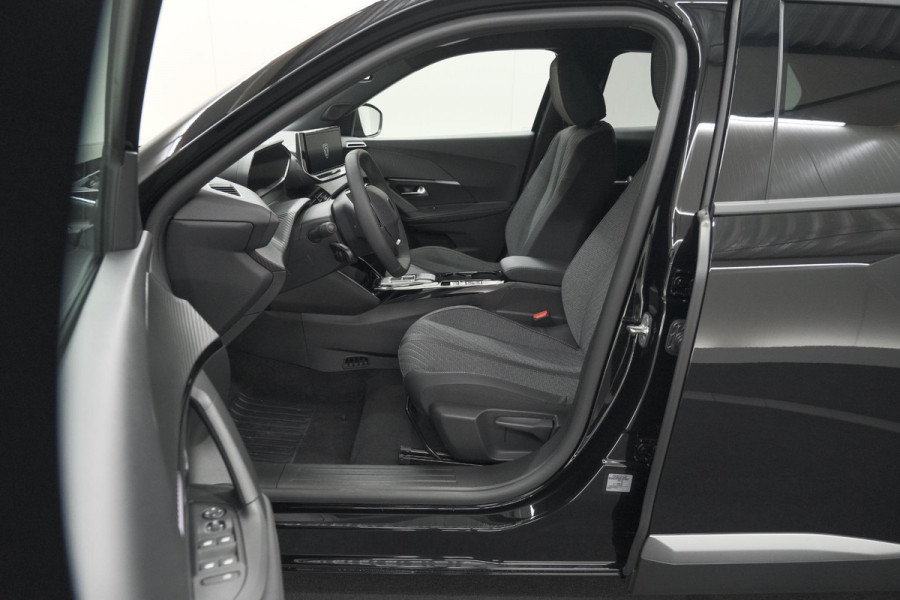 Peugeot e-2008 EV Allure 54 kWh | 11 KW Lader | Warmtepomp | Apple Carplay | Parkeersensoren