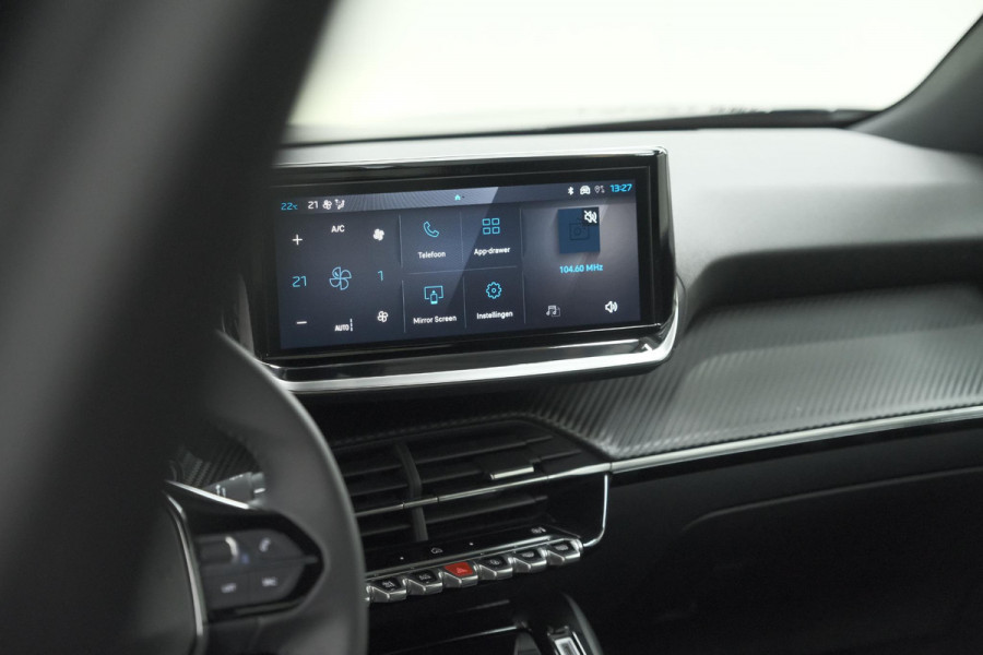 Peugeot e-2008 EV Allure 54 kWh | 11 KW Lader | Warmtepomp | Apple Carplay | Parkeersensoren