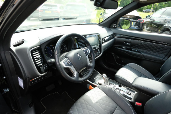 Mitsubishi Outlander 2.4 PHEV Instyle |135 PK | Panoramadak | Elektrische klep |