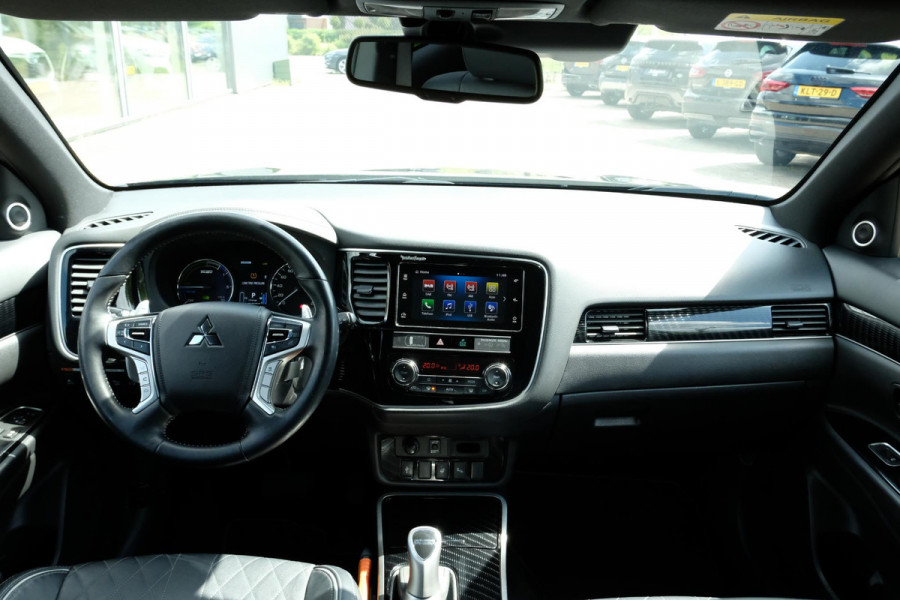 Mitsubishi Outlander 2.4 PHEV Instyle |135 PK | Panoramadak | Elektrische klep |