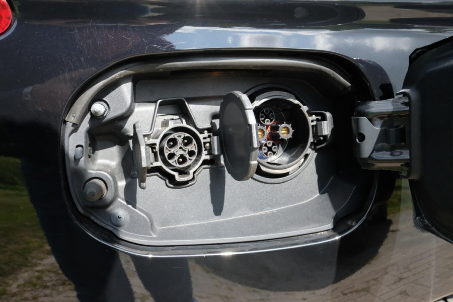 Mitsubishi Outlander 2.4 PHEV Instyle |135 PK | Panoramadak | Elektrische klep |