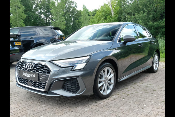 Audi A3 Sportback 40 TFSI S Line 204 PK | Trekhaak afneembaar | Lederen bekleding | Stoelverwarming | Camera | Elektrische achterklep | Dodehoeksensoren | Adaptive cruise control