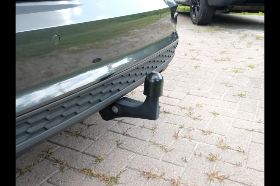 Audi A3 Sportback 40 TFSI S Line 204 PK | Trekhaak afneembaar | Lederen bekleding | Stoelverwarming | Camera | Elektrische achterklep | Dodehoeksensoren | Adaptive cruise control
