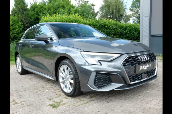 Audi A3 Sportback 40 TFSI S Line 204 PK | Trekhaak afneembaar | Lederen bekleding | Stoelverwarming | Camera | Elektrische achterklep | Dodehoeksensoren | Adaptive cruise control