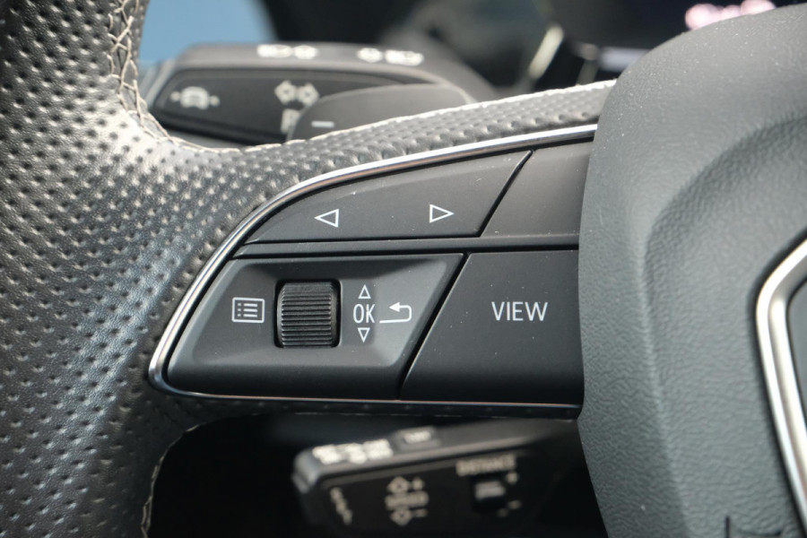 Audi A3 Sportback 40 TFSI S Line 204 PK | Trekhaak afneembaar | Lederen bekleding | Stoelverwarming | Camera | Elektrische achterklep | Dodehoeksensoren | Adaptive cruise control