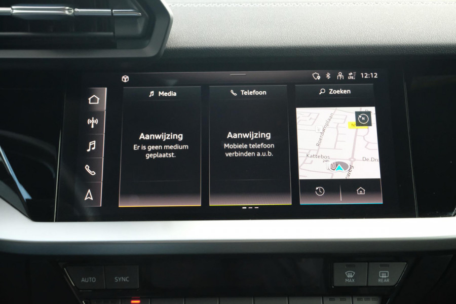 Audi A3 Sportback 40 TFSI S Line 204 PK | Trekhaak afneembaar | Lederen bekleding | Stoelverwarming | Camera | Elektrische achterklep | Dodehoeksensoren | Adaptive cruise control