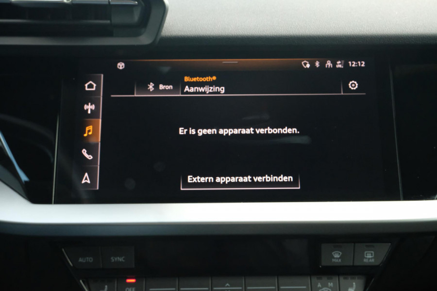 Audi A3 Sportback 40 TFSI S Line 204 PK | Trekhaak afneembaar | Lederen bekleding | Stoelverwarming | Camera | Elektrische achterklep | Dodehoeksensoren | Adaptive cruise control