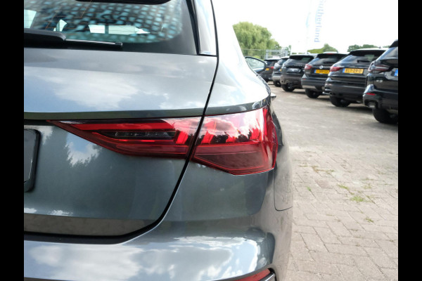 Audi A3 Sportback 40 TFSI S Line 204 PK | Trekhaak afneembaar | Lederen bekleding | Stoelverwarming | Camera | Elektrische achterklep | Dodehoeksensoren | Adaptive cruise control