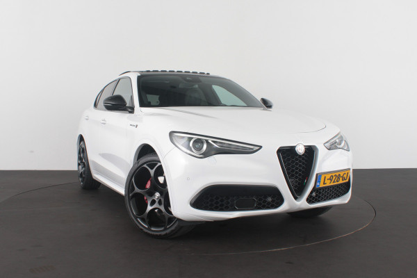 Alfa Romeo Stelvio 2.0 T AWD Veloce > 305pk/Squadra/Akrapovic/Pano.schuif/21Inch Turismo/Trekhaak...