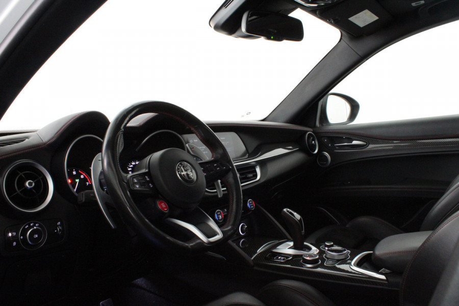Alfa Romeo Stelvio 2.0 T AWD Veloce > 305pk/Squadra/Akrapovic/Pano.schuif/21Inch Turismo/Trekhaak...