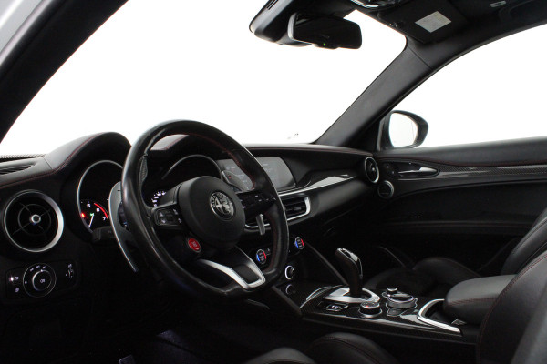 Alfa Romeo Stelvio 2.0 T AWD Veloce > 305pk/Squadra/Akrapovic/Pano.schuif/21Inch Turismo/Trekhaak...