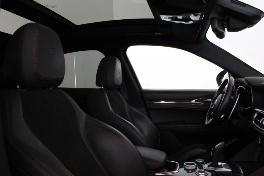 Alfa Romeo Stelvio 2.0 T AWD Veloce > 305pk/Squadra/Akrapovic/Pano.schuif/21Inch Turismo/Trekhaak...