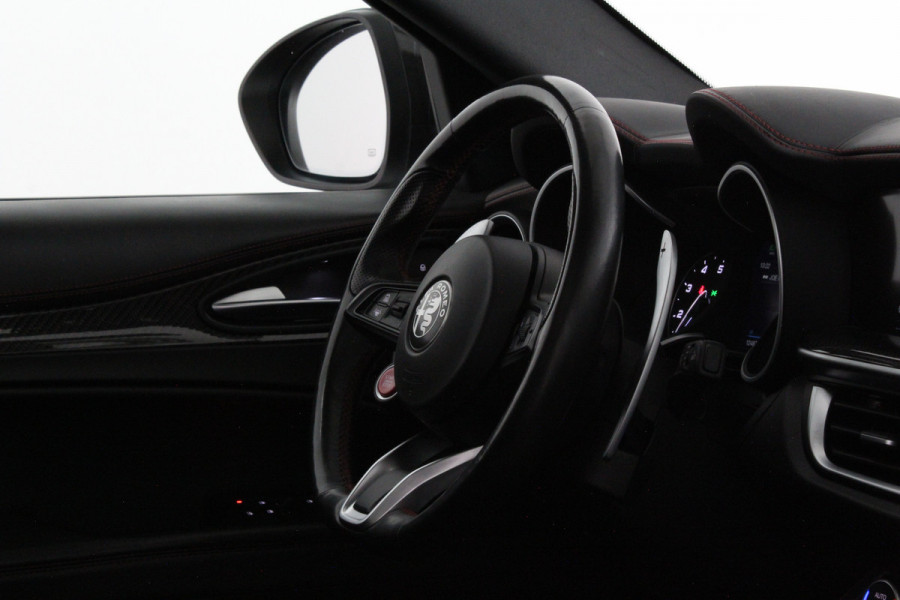 Alfa Romeo Stelvio 2.0 T AWD Veloce > 305pk/Squadra/Akrapovic/Pano.schuif/21Inch Turismo/Trekhaak...