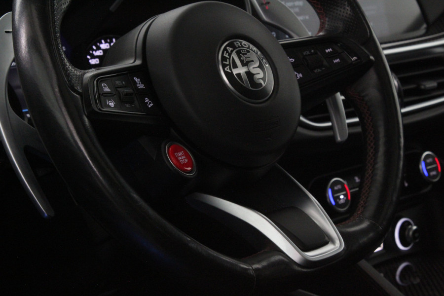 Alfa Romeo Stelvio 2.0 T AWD Veloce > 305pk/Squadra/Akrapovic/Pano.schuif/21Inch Turismo/Trekhaak...