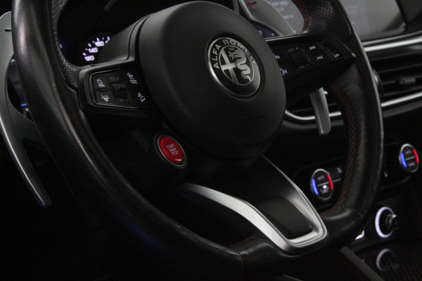 Alfa Romeo Stelvio 2.0 T AWD Veloce > 305pk/Squadra/Akrapovic/Pano.schuif/21Inch Turismo/Trekhaak...
