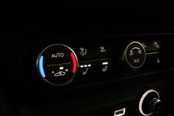 Alfa Romeo Stelvio 2.0 T AWD Veloce > 305pk/Squadra/Akrapovic/Pano.schuif/21Inch Turismo/Trekhaak...