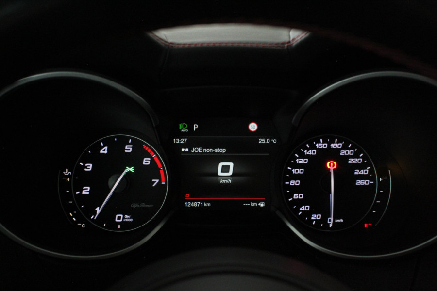 Alfa Romeo Stelvio 2.0 T AWD Veloce > 305pk/Squadra/Akrapovic/Pano.schuif/21Inch Turismo/Trekhaak...