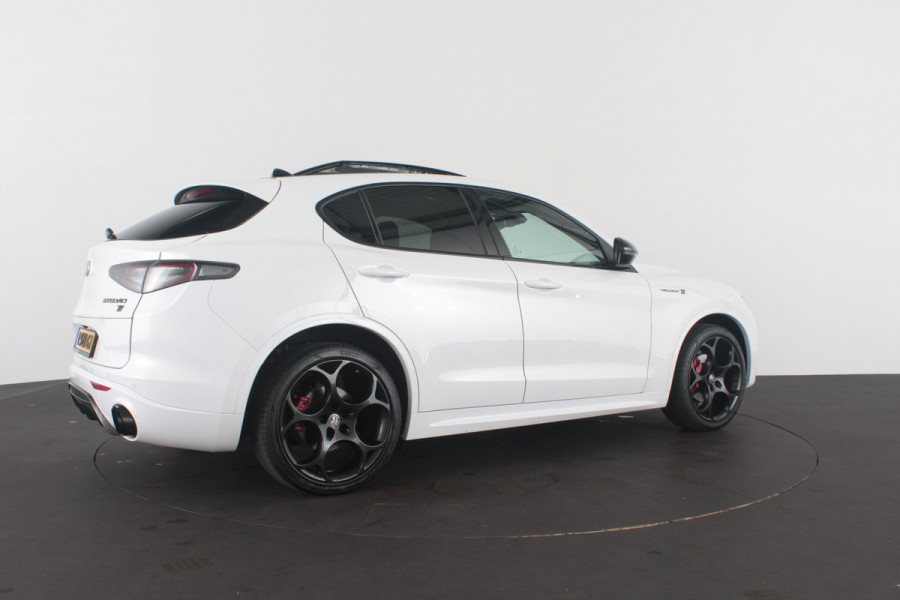 Alfa Romeo Stelvio 2.0 T AWD Veloce > 305pk/Squadra/Akrapovic/Pano.schuif/21Inch Turismo/Trekhaak...