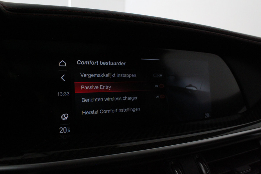 Alfa Romeo Stelvio 2.0 T AWD Veloce > 305pk/Squadra/Akrapovic/Pano.schuif/21Inch Turismo/Trekhaak...