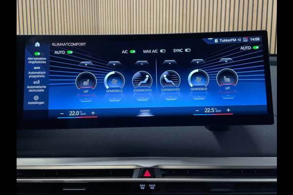 BMW iX XDrive40 Executive 77 kWh|100% SOH|VOLLEDER|ELEK.STUURVERSTELLING|CAMERA|CARPLAY|PDC V+A|NAP|NL-AUTO|INCL.BTW|1e EIGENAAR|