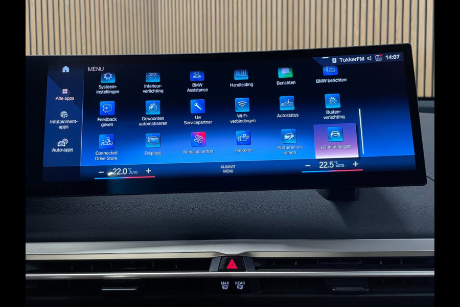 BMW iX XDrive40 Executive 77 kWh|100% SOH|VOLLEDER|ELEK.STUURVERSTELLING|CAMERA|CARPLAY|PDC V+A|NAP|NL-AUTO|INCL.BTW|1e EIGENAAR|
