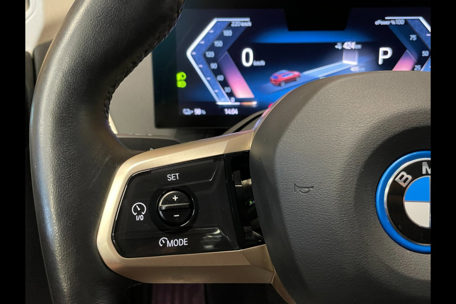 BMW iX XDrive40 Executive 77 kWh|100% SOH|VOLLEDER|ELEK.STUURVERSTELLING|CAMERA|CARPLAY|PDC V+A|NAP|NL-AUTO|INCL.BTW|1e EIGENAAR|