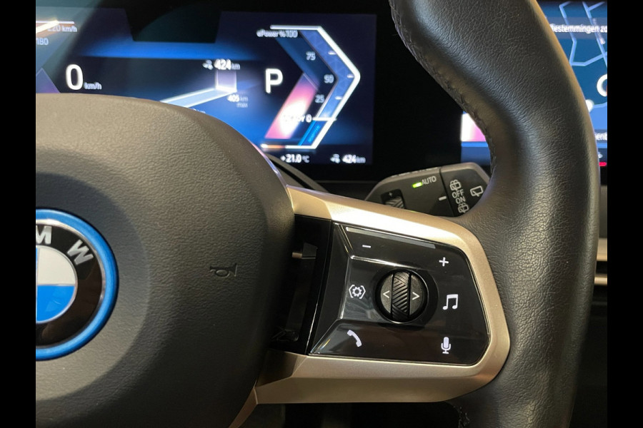 BMW iX XDrive40 Executive 77 kWh|100% SOH|VOLLEDER|ELEK.STUURVERSTELLING|CAMERA|CARPLAY|PDC V+A|NAP|NL-AUTO|INCL.BTW|1e EIGENAAR|