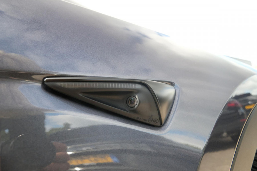 Tesla Model Y Long Range AWD 75 kWh 514 PK | Panoramadak | 360 Camera | LED Verlichting | CarPlay | Lichtmetalen Velgen | Elektrische Stoelen | Elektrische Klep | Navigatie |