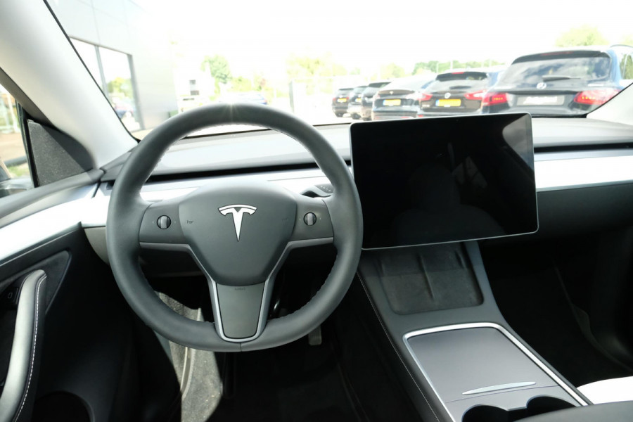 Tesla Model Y Long Range AWD 75 kWh 514 PK | Panoramadak | 360 Camera | LED Verlichting | CarPlay | Lichtmetalen Velgen | Elektrische Stoelen | Elektrische Klep | Navigatie |